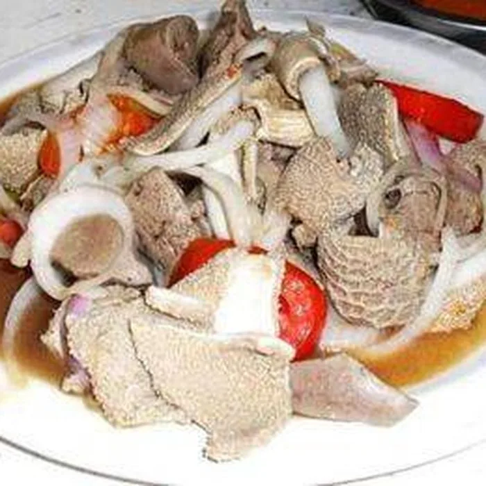 Salade tchadienne aux abats